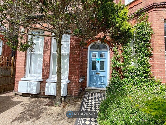 2 Bedroom Flat To Rent In Lambolle Road, Belsize Park, Hampstead, London, NW3