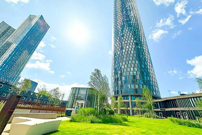 1 Bedroom Apartment To Rent In Thr, Silvercroft Street, Manchester City Centre, M15