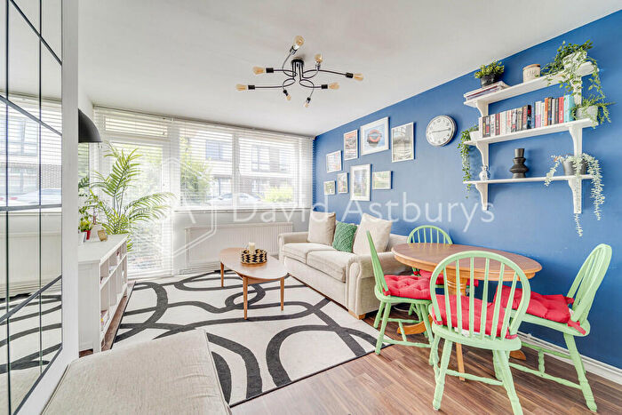 1 Bedroom Apartment To Rent In Pembroke Road, Hornsey, London, N8