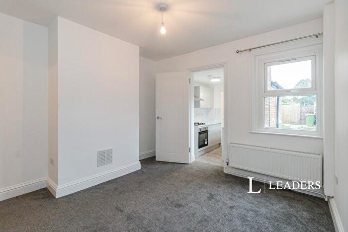 2 Bedroom End Of Terrace House To Rent In Kingston Road, KT22