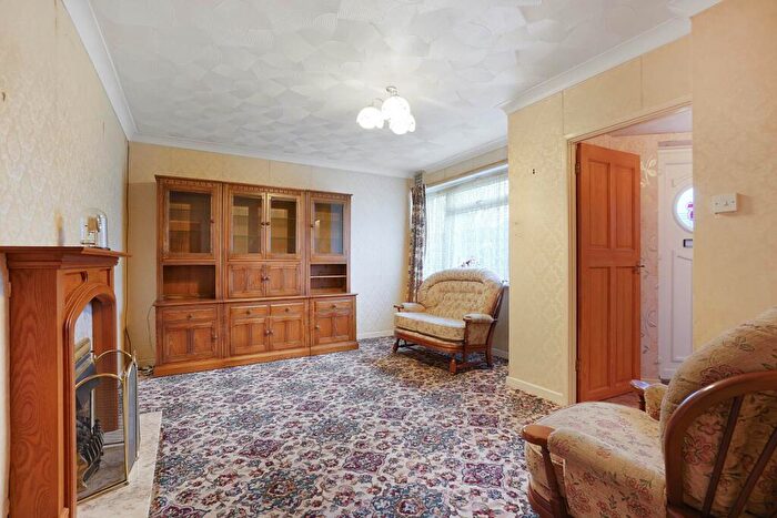 2 Bedroom Bungalow For Sale In High View Drive, Chatham, ME5