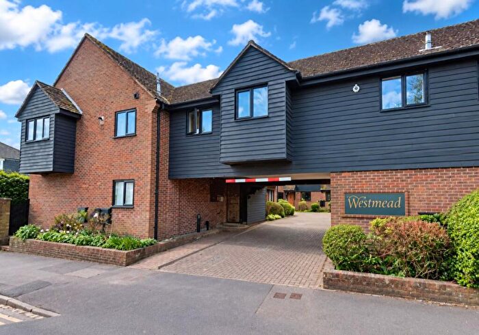 3 Bedroom Flat For Sale In Flat Westmead, The Hart, Farnham, Surrey, GU9