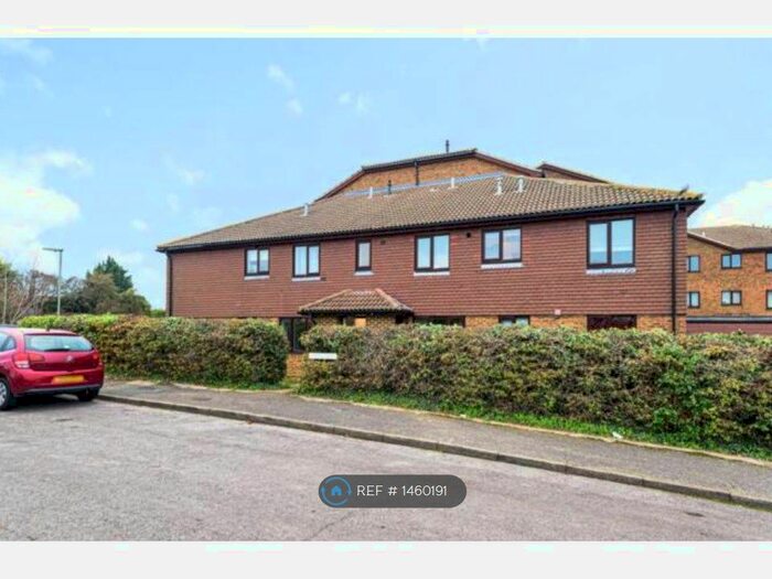 1 Bedroom Flat To Rent In Kingfisher Drive, Guildford, GU4