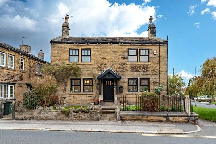 3 Bedroom Semi-Detached House For Sale In Greenside, Pudsey, West Yorkshire, LS28