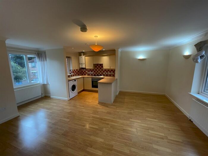 2 Bedroom Flat To Rent In Elgin Gate, Goldsmid Road, Reading, RG1