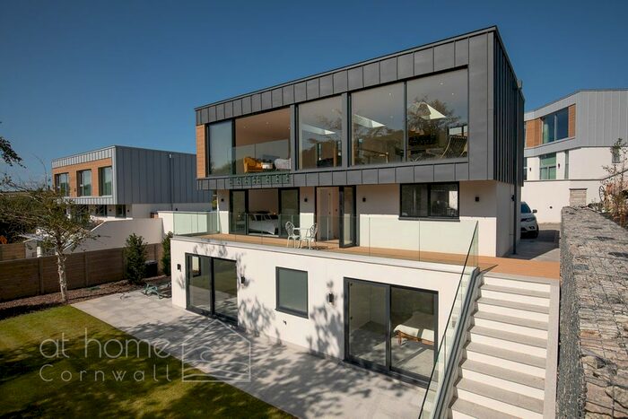 4 Bedroom Detached House For Sale In Treviglas Lane, Truro, TR2