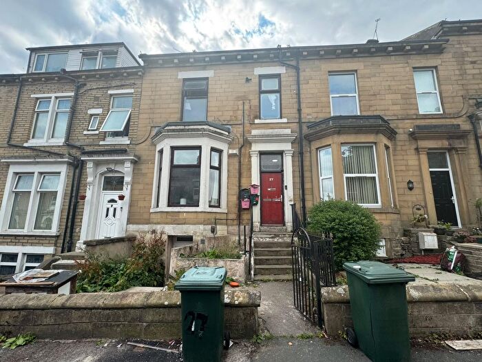 2 Bedroom Terraced House To Rent In Blenheim Road Flat, Bradford, BD8