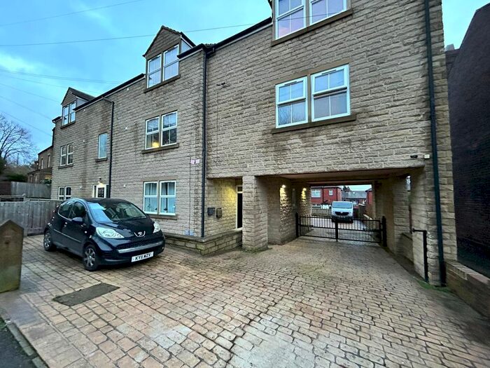 1 Bedroom Flat To Rent In Soothill Lane, Batley, WF17