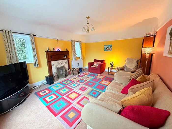 4 Bedroom Detached House For Sale In Thorne Park Road, Torquay, TQ2