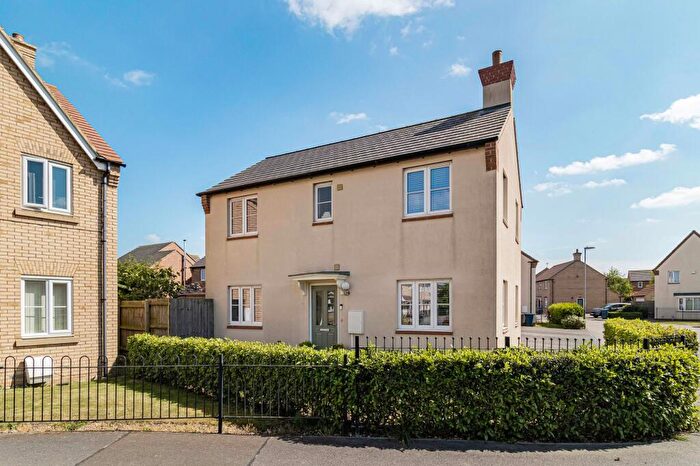 3 Bedroom Link Detached House For Sale In Rowell Way, Sawtry, Cambridgeshire., PE28