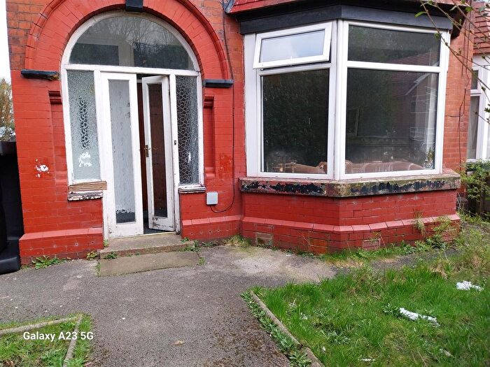 3 Bedroom Semi Detached House For Sale In Albert Avenue, Prestwich, M25