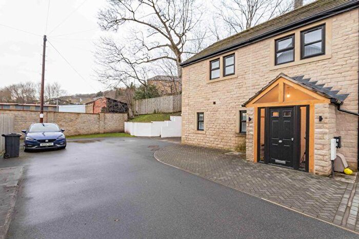 3 Bedroom End Of Terrace House For Sale In Meadow View, Master Lane, Pye Nest, HX2