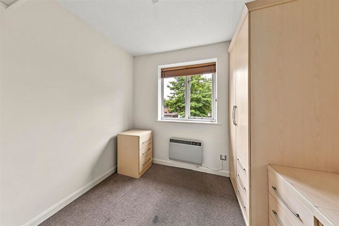 2 Bedroom Flat For Sale In Feltham Road, Ashford, TW15