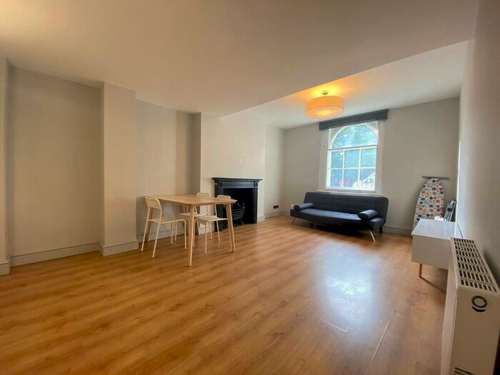 3 Bedroom Flat To Rent In Parkway, London, NW1