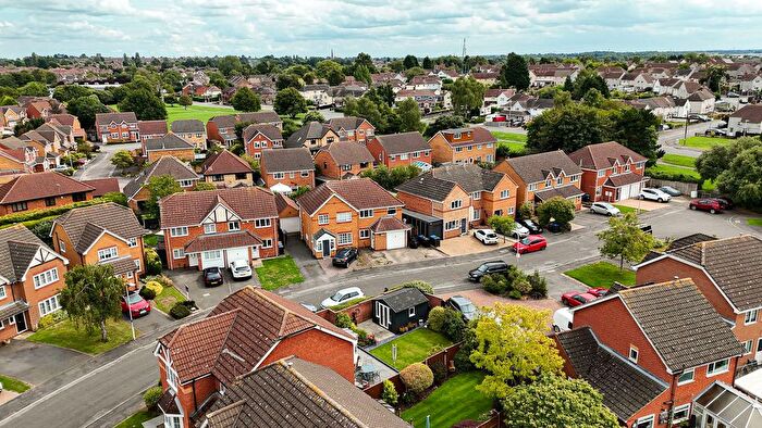 3 Bedroom Semi-Detached House For Sale In Knapton Close, Hinckley, LE10