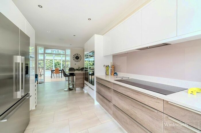 4 Bedroom Detached House For Sale In Abbey Wood, Sunningdale, Ascot, Berkshire, SL5
