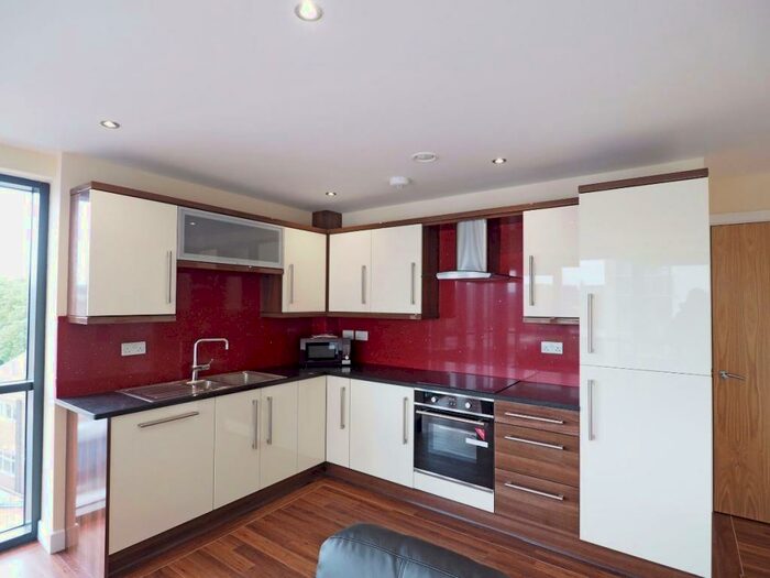 3 Bedroom Apartment To Rent In Apt Devonshire Point, S1