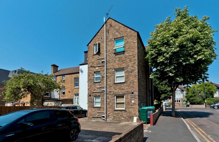 1 Bedroom Flat To Rent In Worple Road, London, SW19