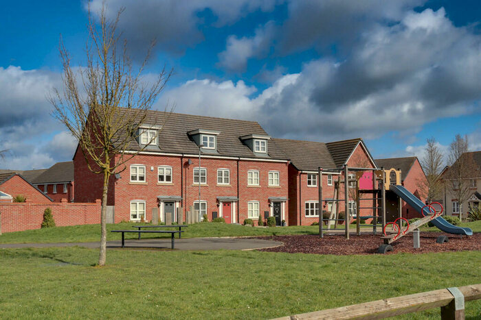 3 Bedroom Town House To Rent In Triumph Road, Hinckley, LE10