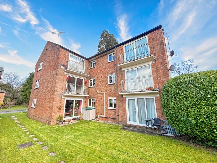 2 Bedroom Flat To Rent In East Grinstead, RH19