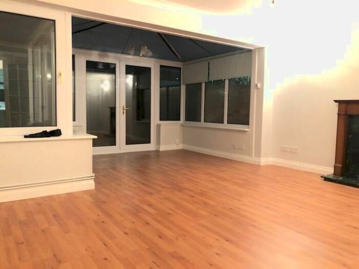 3 Bedroom Semi-Detached House To Rent In Chantry Avenue, Bedford MK42