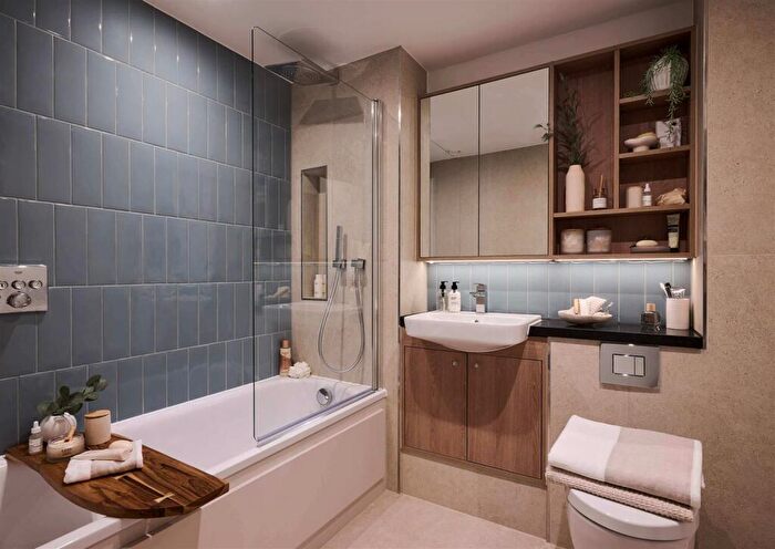 1 Bedroom Flat For Sale In Nathan Way, Plumstead, London, SE28