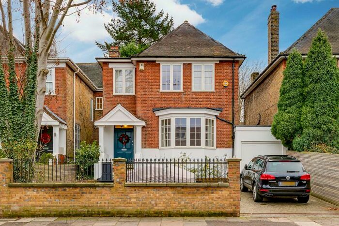 5 Bedroom Terraced House To Rent In View Road, N6