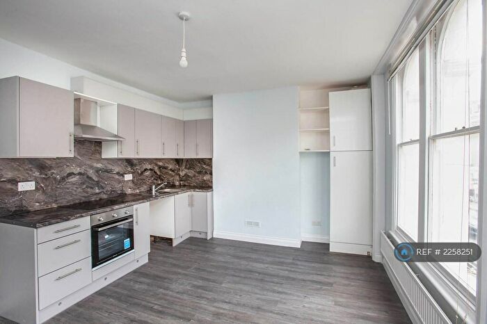 1 Bedroom Flat To Rent In Dunlace Road, London, E5