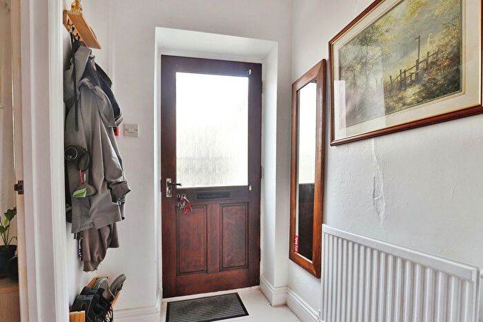 1 Bedroom Flat For Sale In Florence Road, Bournemouth, Dorset, BH5