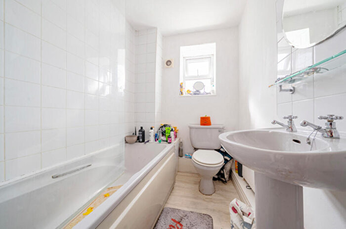 1 Bedroom End Of Terrace House For Sale In Woodland View, Calverley, Pudsey, West Yorkshire, Uk, LS28