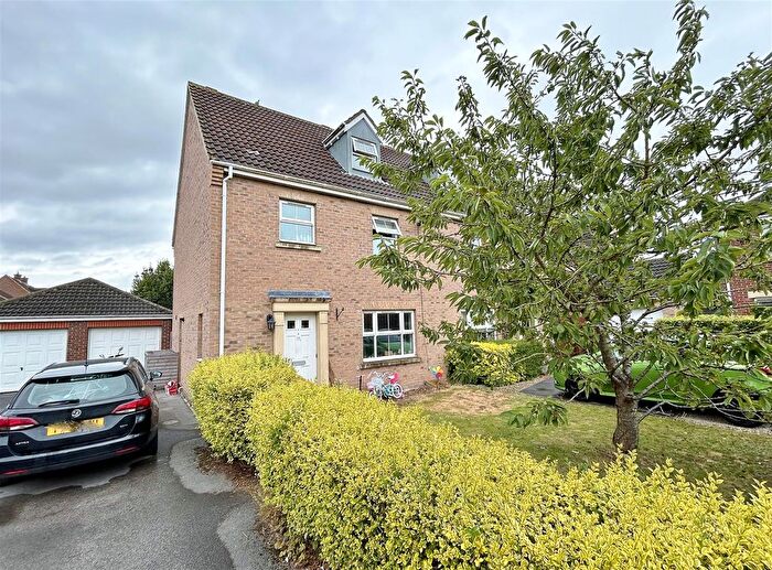 4 Bedroom Semi-Detached House To Rent In Thompson Close, Osgodby, Selby, YO8