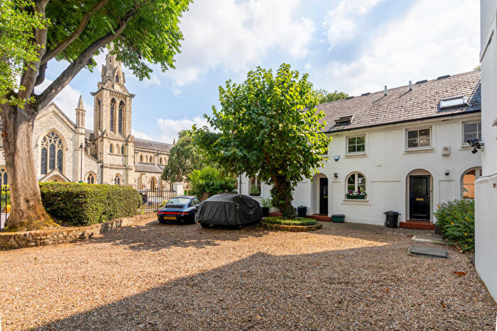 2 Bedroom House To Rent In Highbury Hill, London, N5