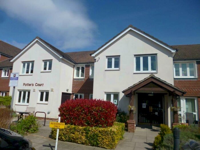 2 Bedroom Retirement Property To Rent In Darkes Lane, Potters Bar, Hertfordshire, EN6