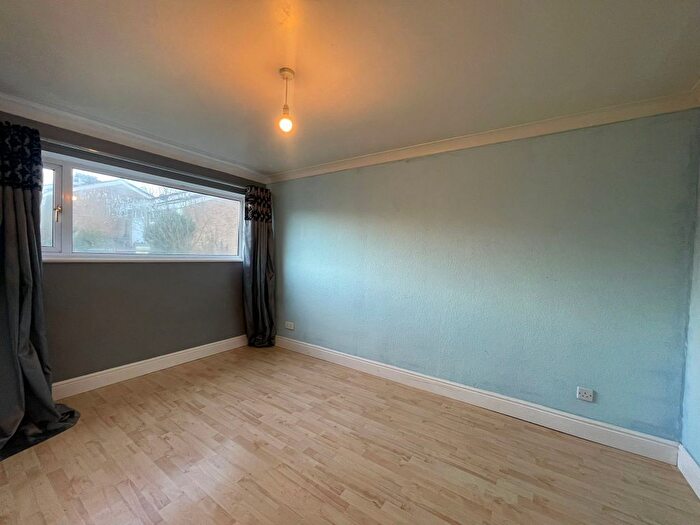 3 Bedroom Detached House To Rent In Seaford Road, Crawley, RH11