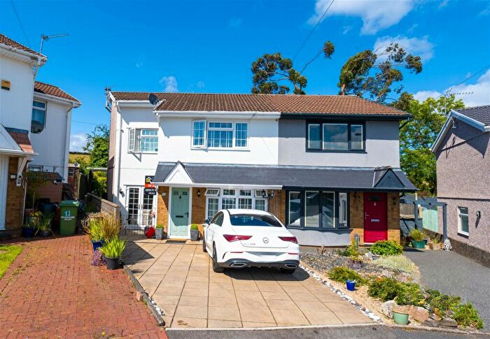 4 Bedroom Semi-Detached House For Sale In St. Andrews Road, Penycoedcae, Pontypridd, CF37