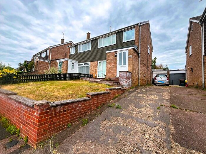 3 Bedroom Semi-Detached House For Sale In Hazelmere Road, Stevenage, SG2