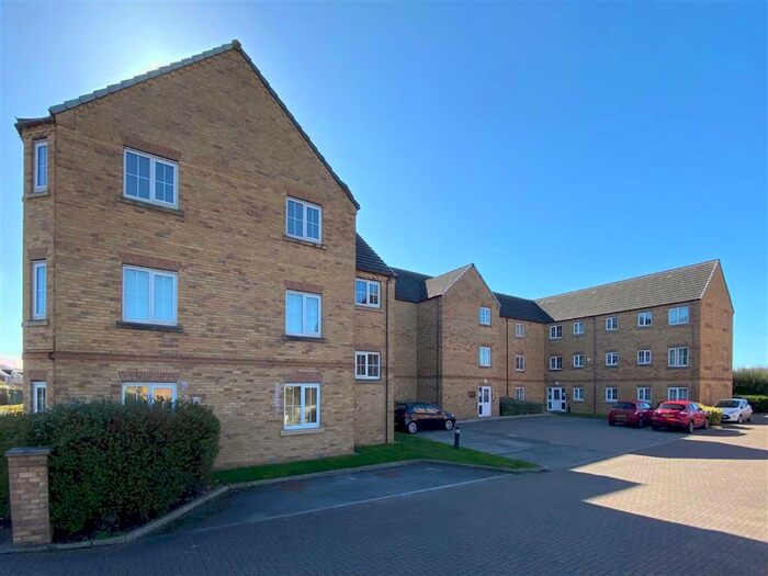 2 Bedroom Flat To Rent In Chandlers Court, Victoria Dock, Hull, HU9
