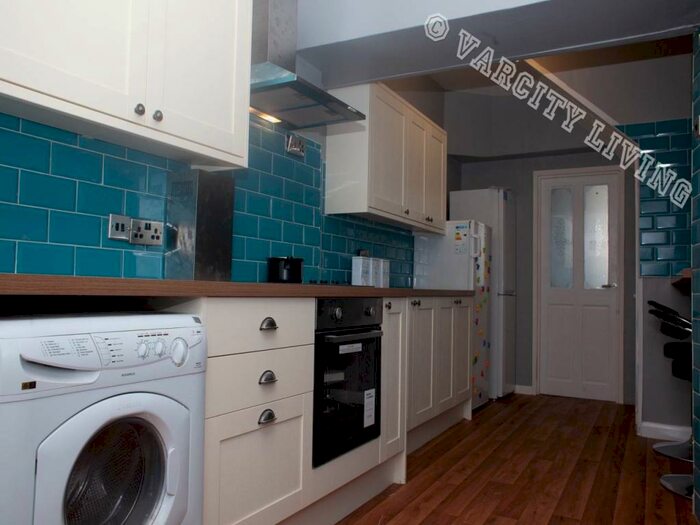 4 Bedroom House To Rent In Ambrose Street, Bangor, Gwynedd, LL57