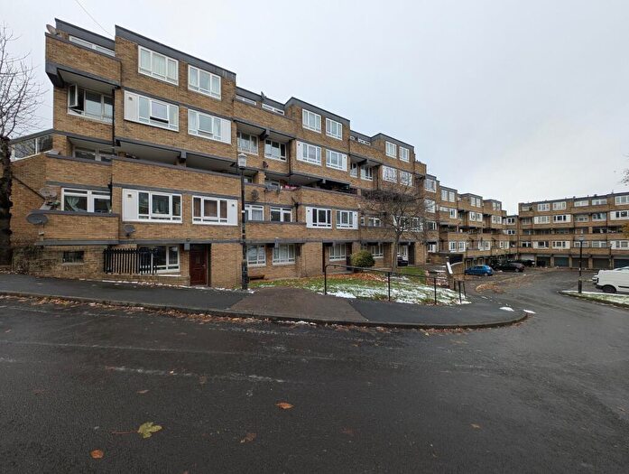 2 Bedroom Apartment For Sale In A Cottingwood Court, Newcastle Upon Tyne, NE4