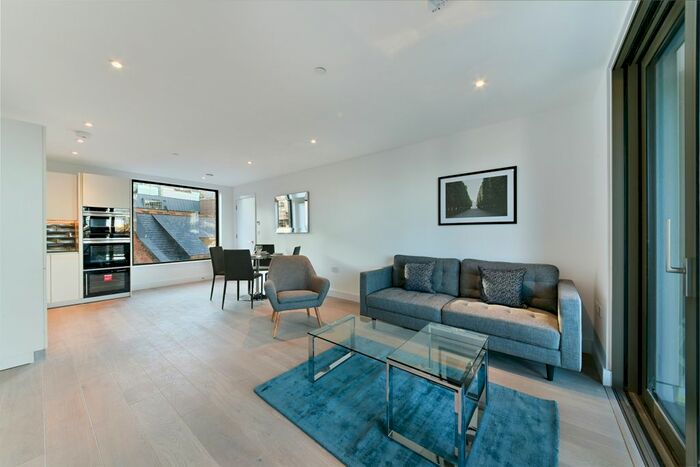 2 Bedroom Flat To Rent In Gatsby Apartments, London Square Spitalfields, Aldgate, E1