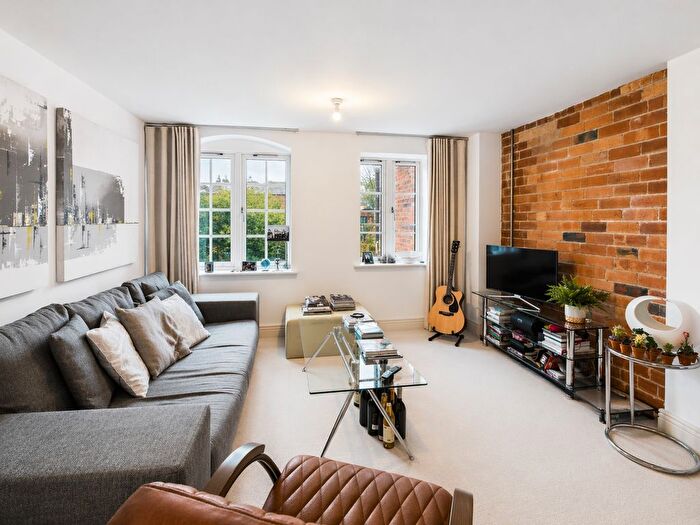 2 Bedroom Flat For Sale In Portland Street, Worcester, Worcestershire, WR1