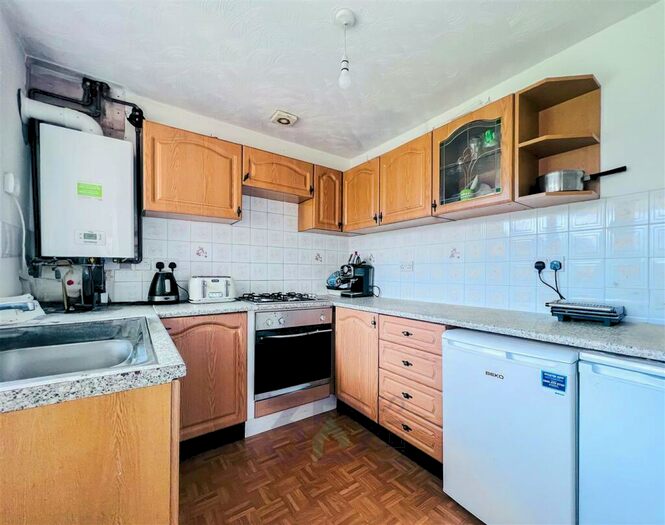 2 Bedroom House To Rent In Ingham Grove, Nottingham, NG7