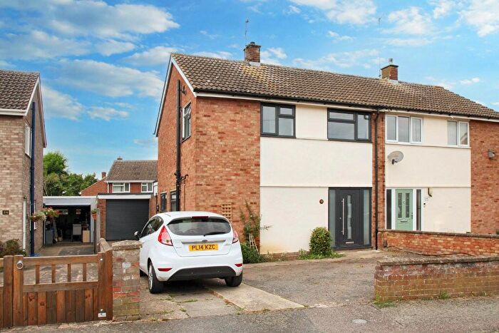 3 Bedroom Semi-Detached House To Rent In Knights Avenue, MK41