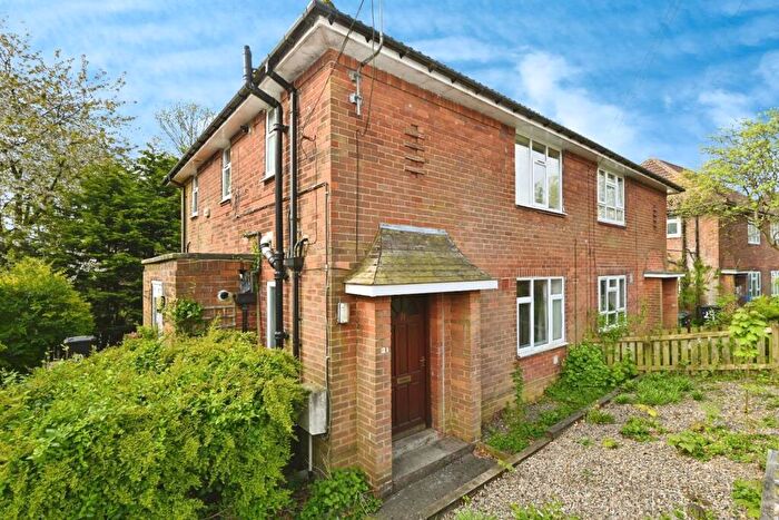 1 Bedroom Flat To Rent In Tinshill Avenue, Leeds, LS16