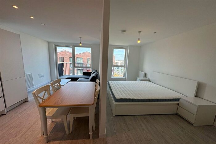 Studio To Rent In Caturra Court, Cranton Av, UB3