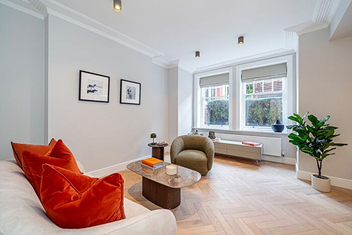 1 Bedroom Flat To Rent In Hamlet Gardens, King Street London, W6