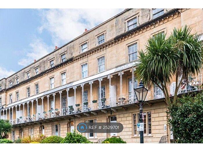 2 Bedroom Flat To Rent In Oakfield Road, Clifton, Bristol, BS8