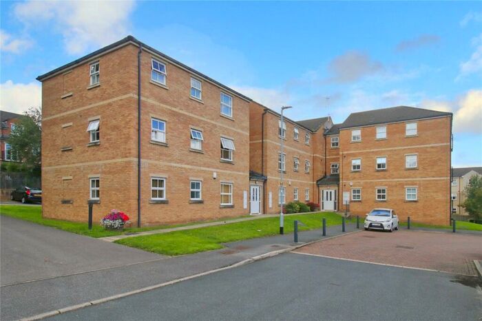 2 Bedroom Flat To Rent In Broom Mills Road, Farsley, Pudsey, West Yorkshire, LS28