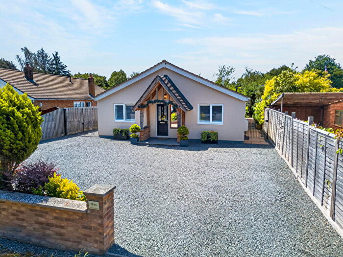 4 Bedroom Detached Bungalow For Sale In Newton Road, Rushden, NN10