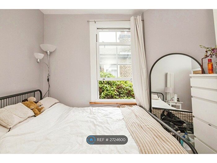 3 Bedroom Maisonette To Rent In Dornton Road, London, SW12